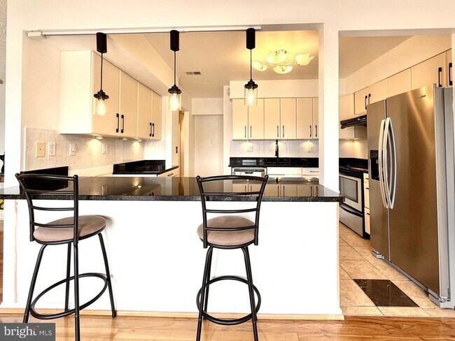 Building Photo - 532 Riviera Dr