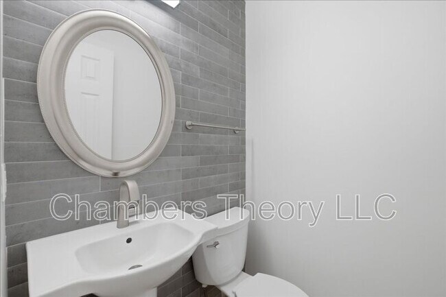 Building Photo - 5713 Independence Cir