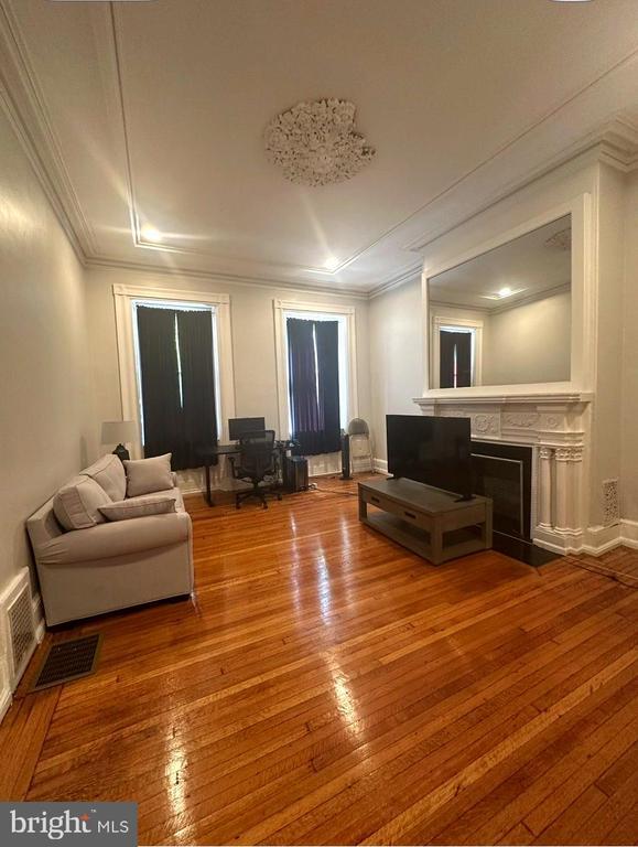 Building Photo - 1211 Spruce St