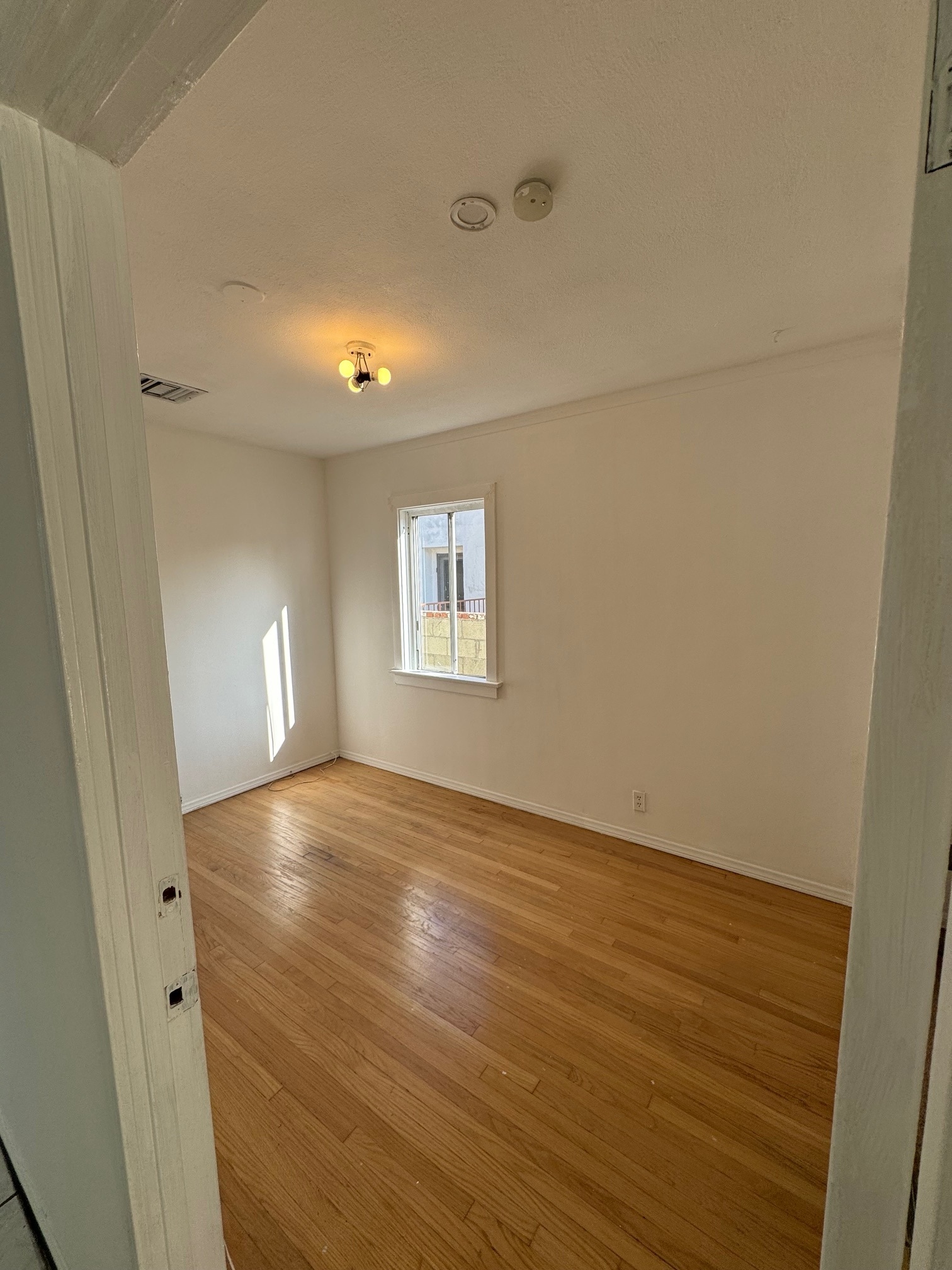 Building Photo - 2217 Selby Ave