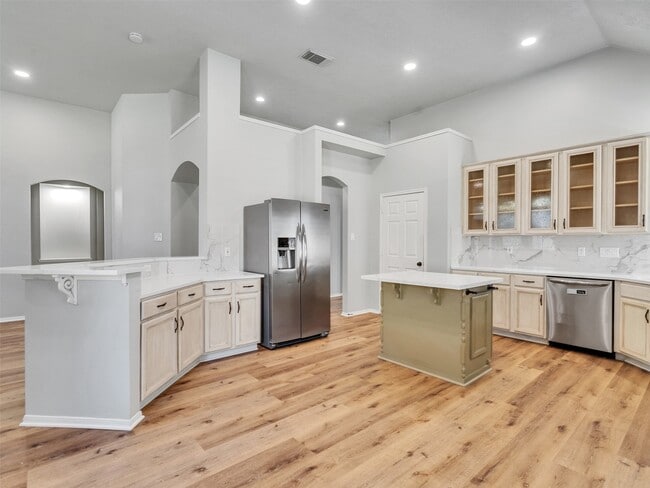 Building Photo - 30018 Bashaw Dr