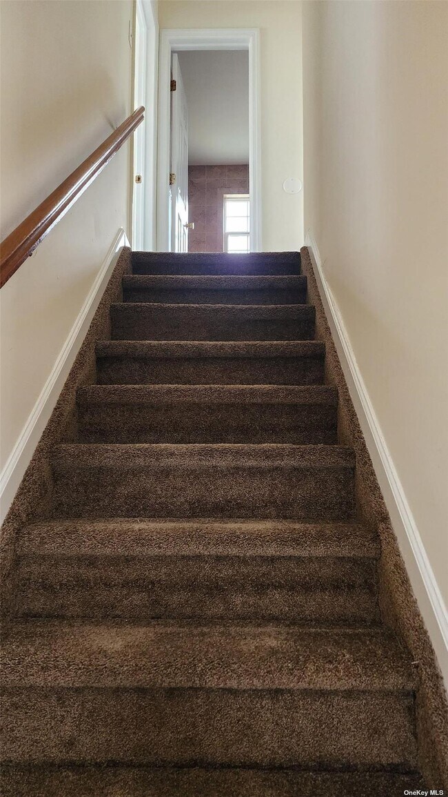 Building Photo - 77 Laurelton Dr