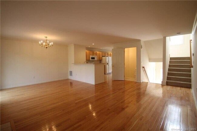 Building Photo - 1407 Larson Dr