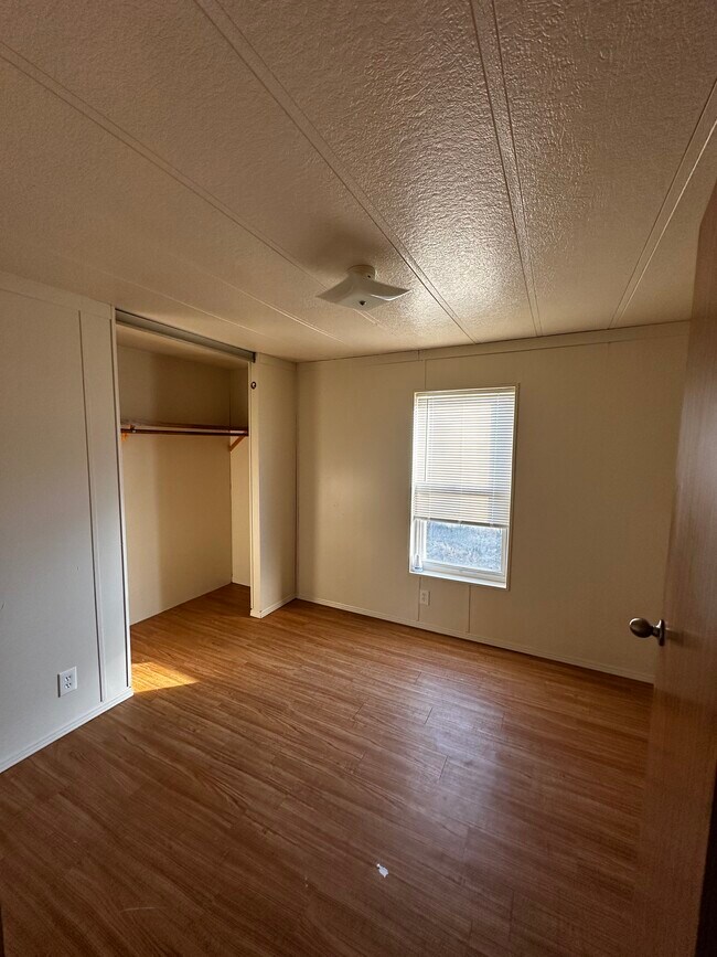 Building Photo - 2020 U.A. Avenue Emmett