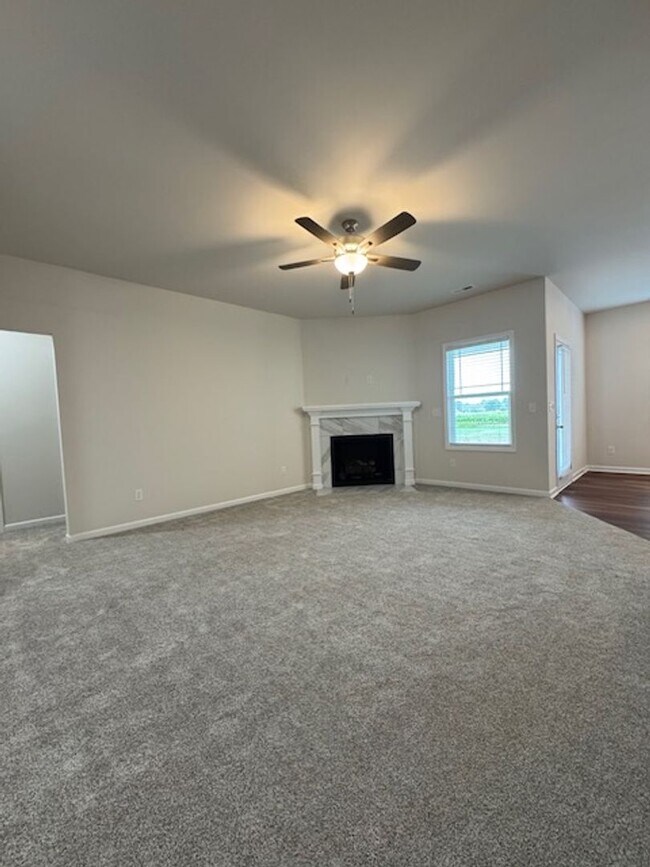 Building Photo - 111 Kendall Farms Dr