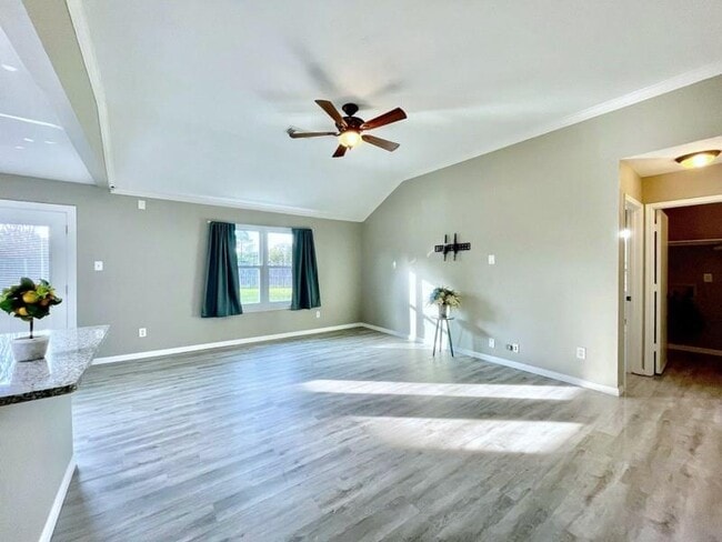 Building Photo - 6935 Creek Village Dr