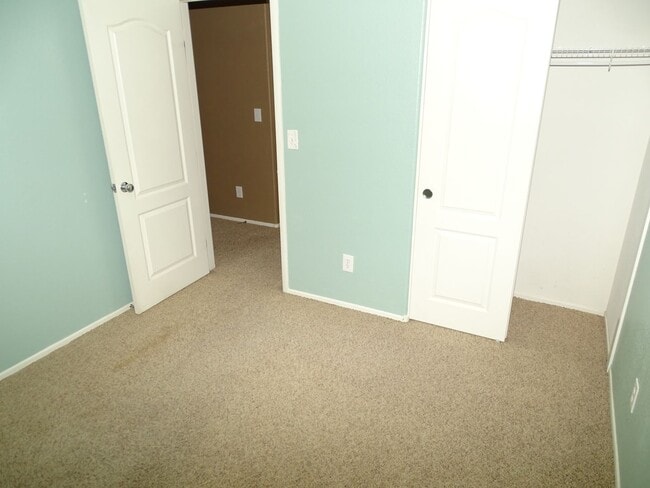 Building Photo - Mountains Edge 3 Bedroom and Loft Home