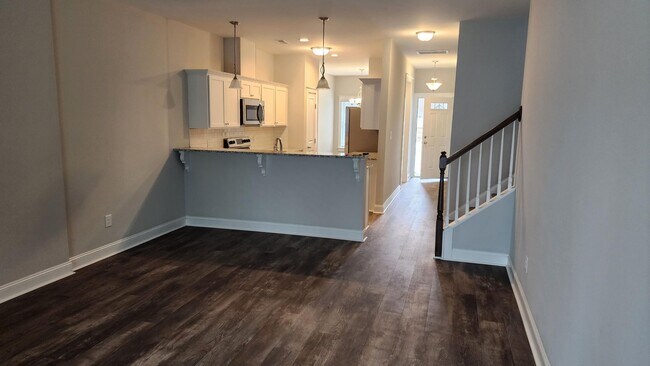Building Photo - 1815 Fox Den Way