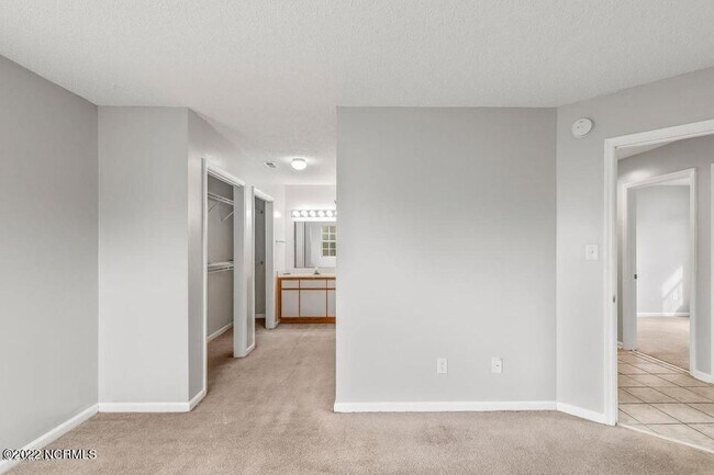 Building Photo - 424 Singletree Dr
