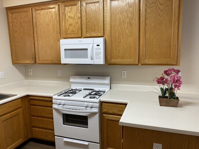 Building Photo - 2901 Snyder Ave