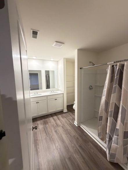 Building Photo - 116 Vulcan St