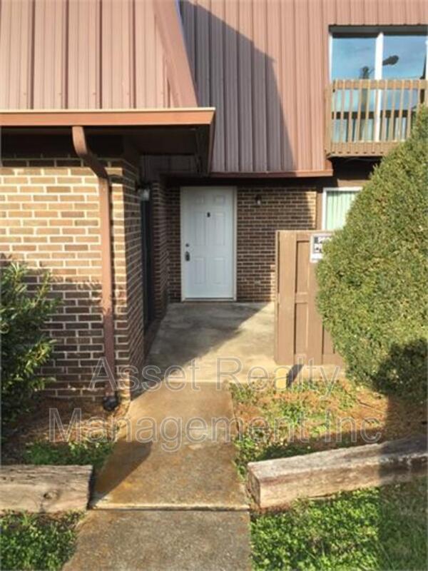 Building Photo - 504 Cedartop Ln NW