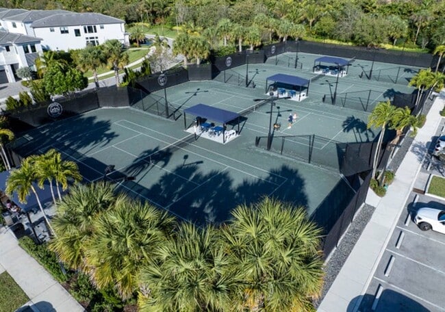 Building Photo - 17081 Five Waters Ave