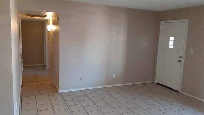 Building Photo - 4717 N 47th Dr