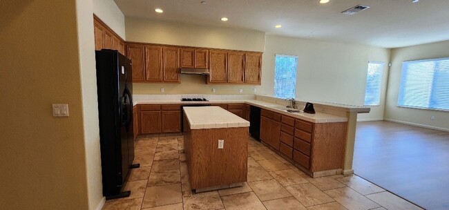 Building Photo - Beautiful Ideal Family Home: 3 Bedrooms, 2...