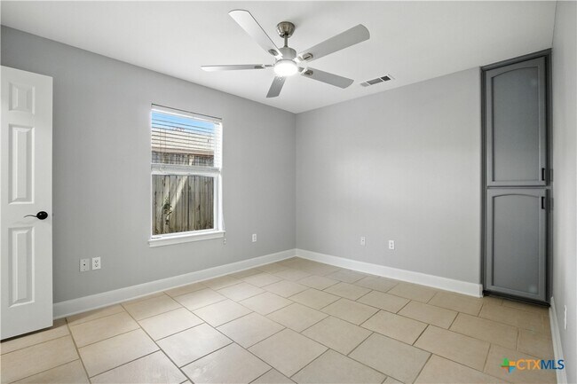 Building Photo - 4005 Midway Dr