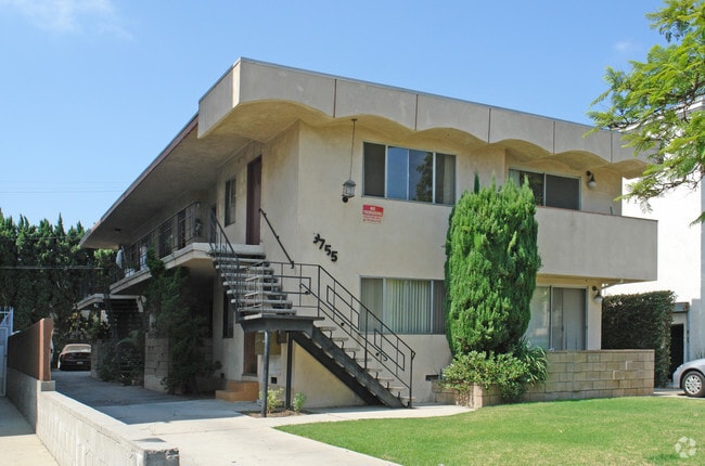 Primary Photo - 3755 S Canfield Ave