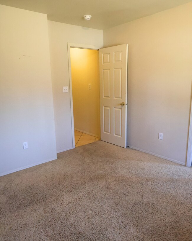Building Photo - Holiday Deal: Pay Less Upfront, Move In Today!