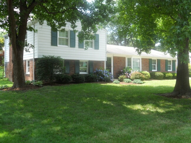 Primary Photo - 329 Nantucket Dr