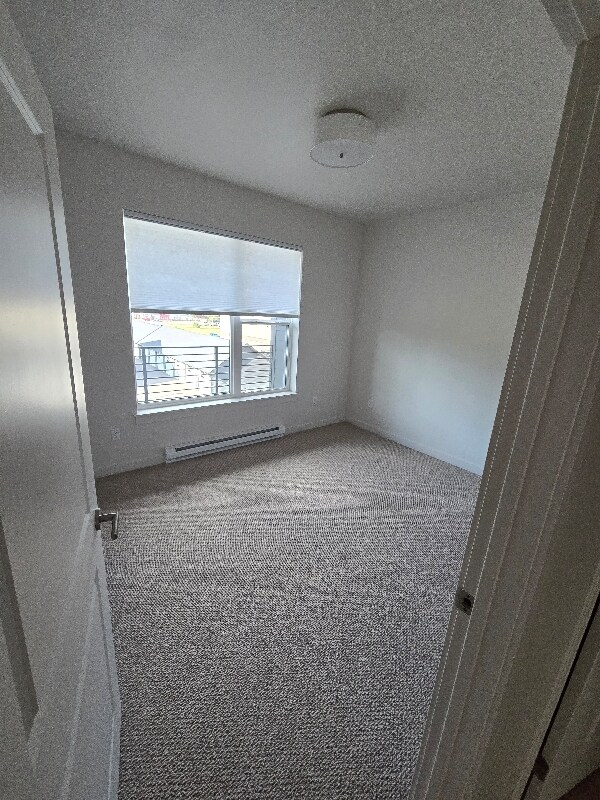 Building Photo - 2221 Willow Dr