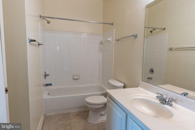 Building Photo - 2705 Ashfield Dr