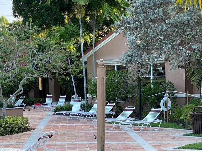 Building Photo - 4848 N State Rd 7