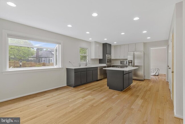 Building Photo - 2689 Glencroft Rd