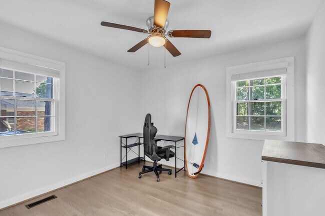 Building Photo - Updated 3 Bedroom, 2 Bath Home – Minutes from Fort Bragg!