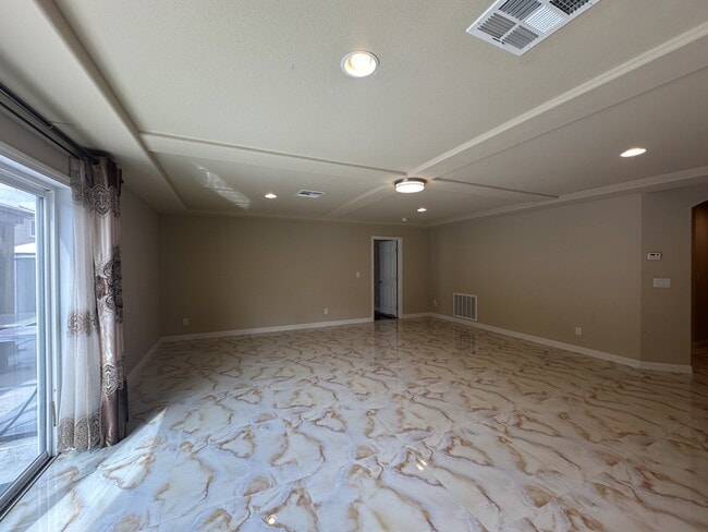Building Photo - 8125 Crimson Creek Ct