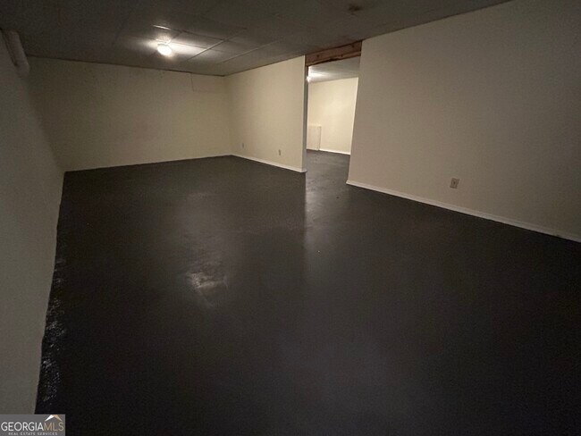 Building Photo - 4800 Streamside Dr