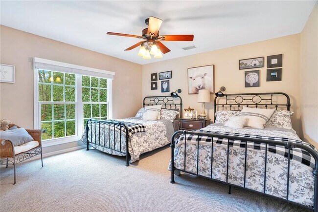 Building Photo - 8 Fernwood Trail