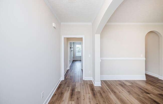Building Photo - 432 Vaughn Rd