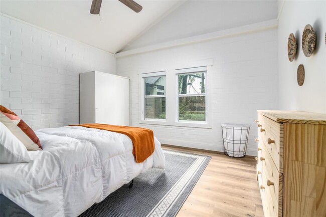 Building Photo - 1507 Holly St