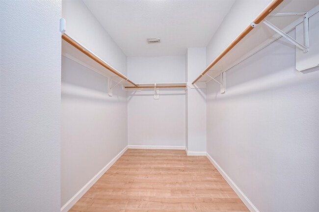 Building Photo - 5914 Clerkenwell Dr