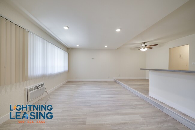 Building Photo - 6738-6733 Independence Ave