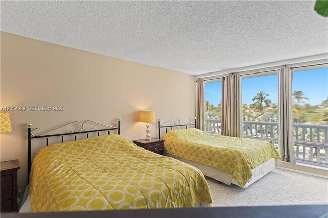 Building Photo - 4020 Galt Ocean Dr