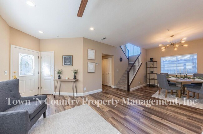 Building Photo - Luxury Las Palmas II Home with Upgrades, Flexible Living Space & Top School Districts