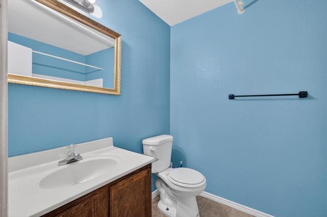 Building Photo - 10320 Carolina Oaks Dr