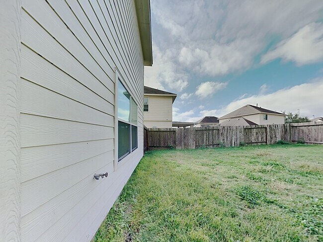 Building Photo - 6027 Fergis Dr