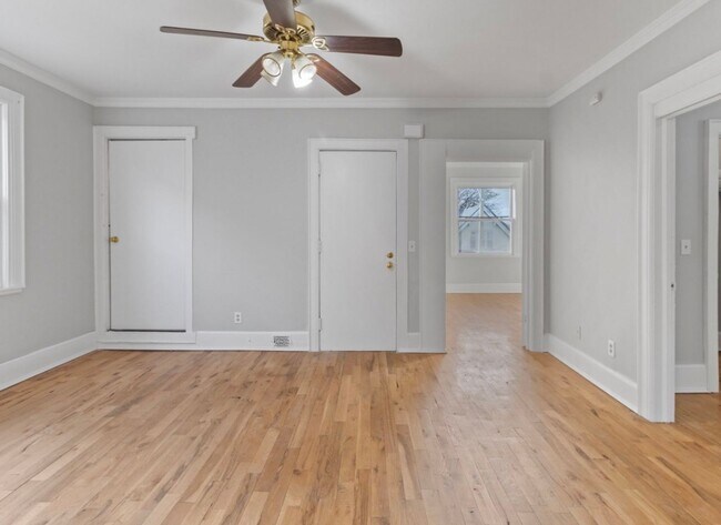 Building Photo - 2220nHoltonM