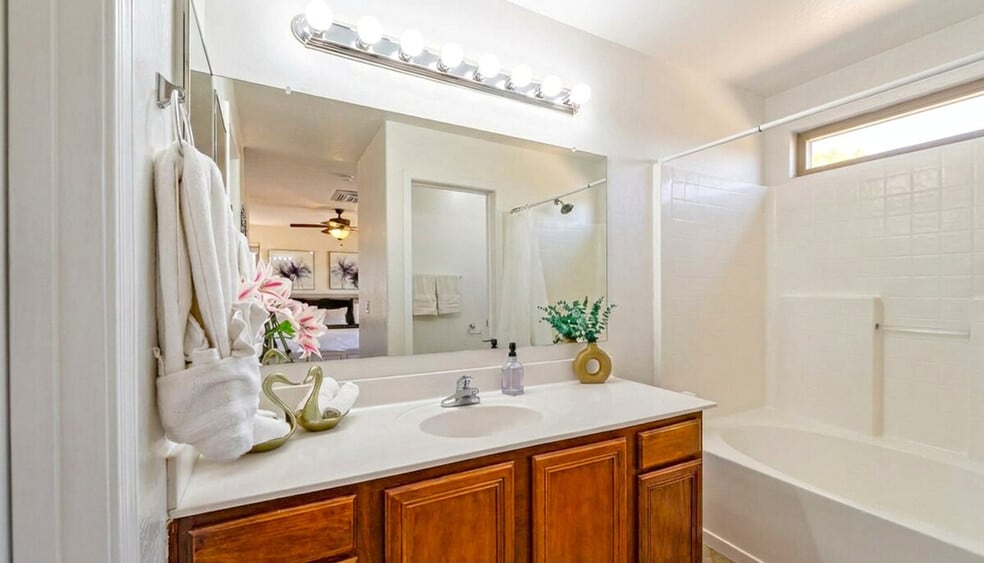 Building Photo - 1546 N Desert Willow St