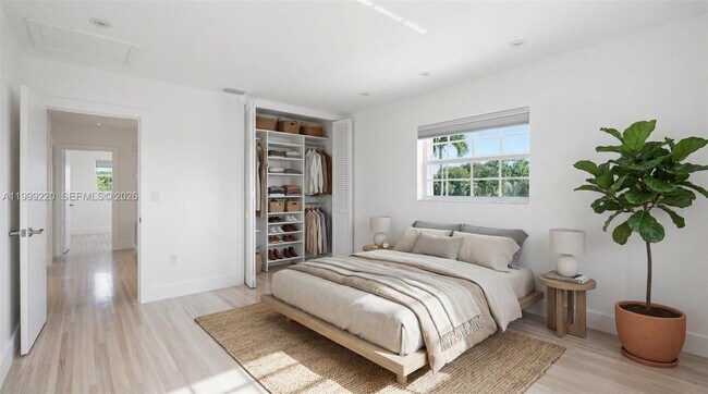 Building Photo - 11401 SW 72nd Pl