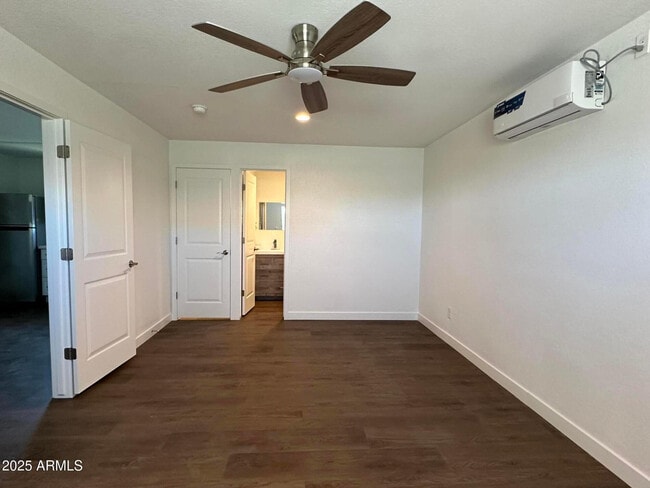 Building Photo - 1919 W Ashland Ave