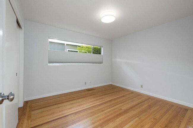 Building Photo - 22 Brennfleck Ave