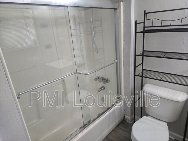 Building Photo - 616 N 28th St