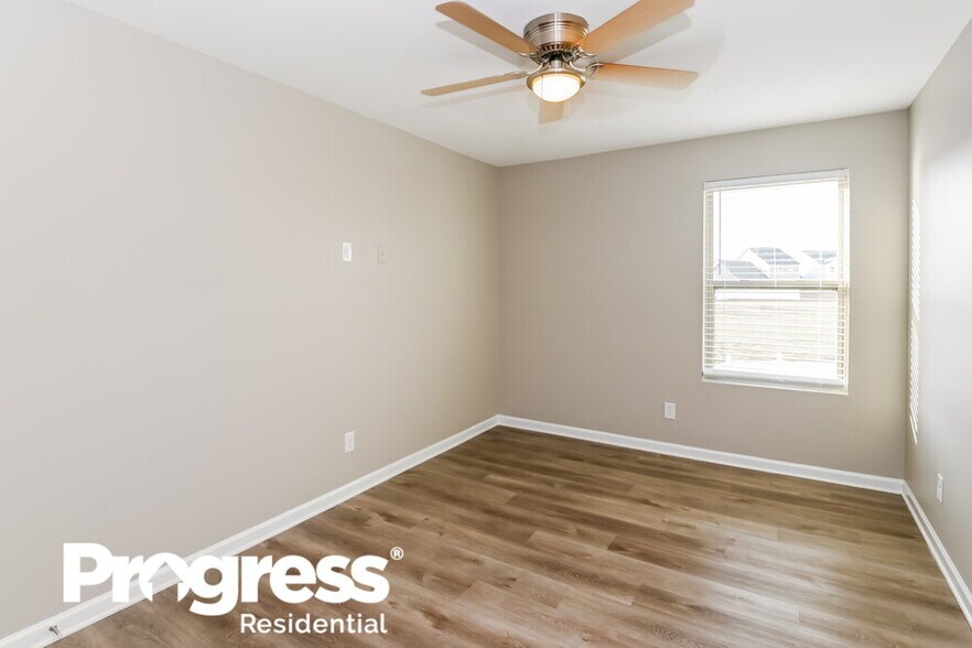 Building Photo - 3343 Saddlebrook Dr