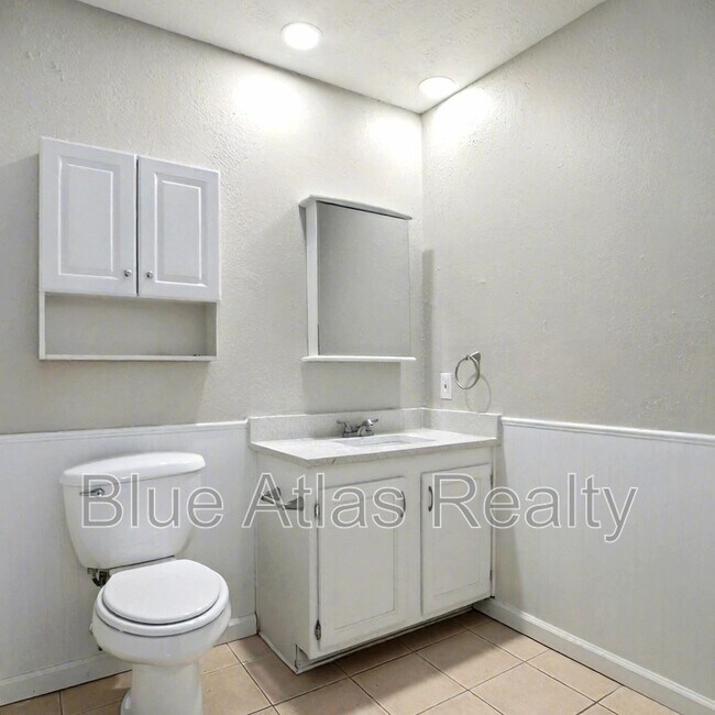 Building Photo - 2614 Crestmoor Ct