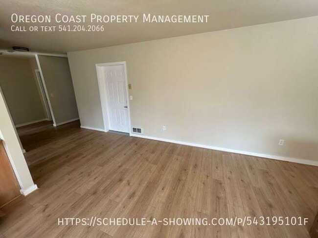 Building Photo - 903 Evergreen Dr