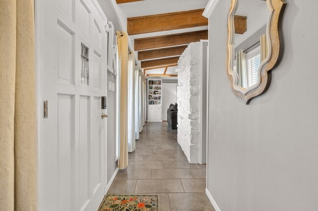 Building Photo - 158 Arlington Dr