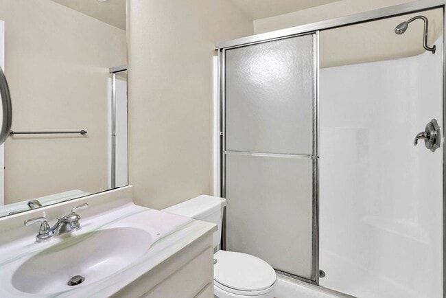 Building Photo - Great three bedroom/two bath single level ...